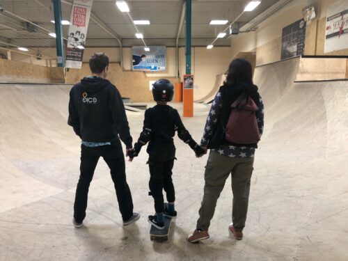 die ersten Besucher kommen